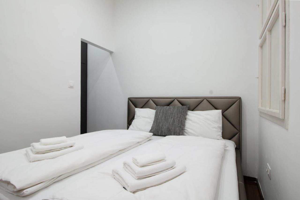 Basilika View Imperial Suite -Sas Street -Need Reservation For Free Parking บูดาเปสต์ ภายนอก รูปภาพ